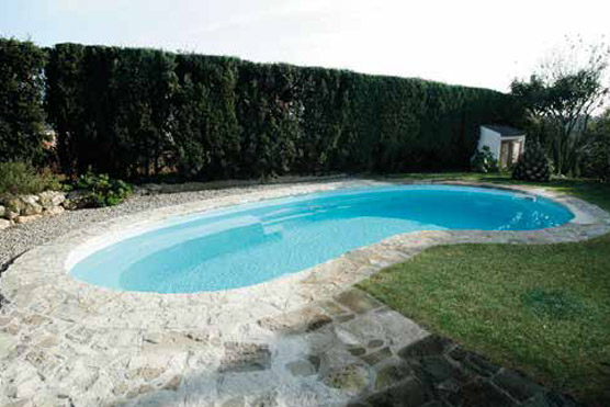 piscine coque polyester