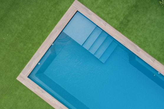 piscine coque polyester