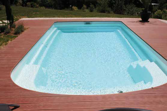 piscine coque polyester