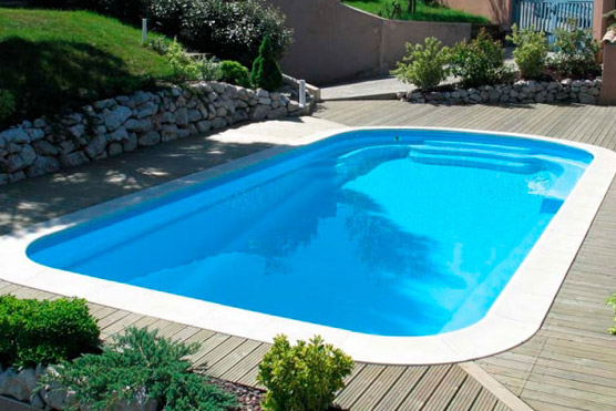 piscine coque polyester