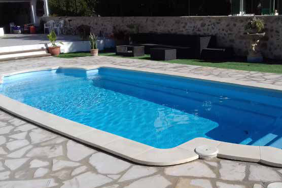 piscine coque polyester