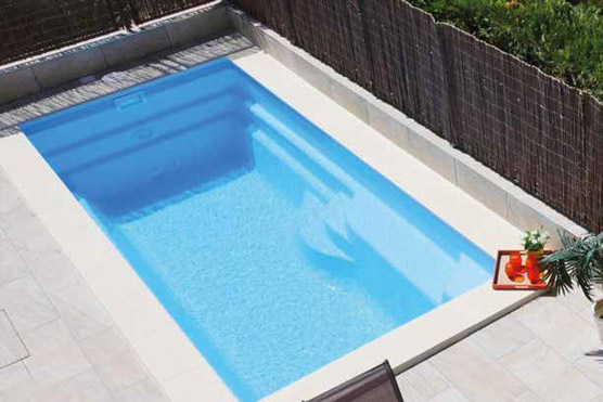 piscine coque polyester