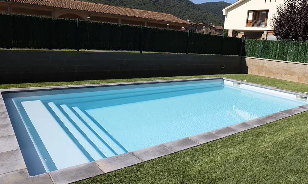 Piscine wide