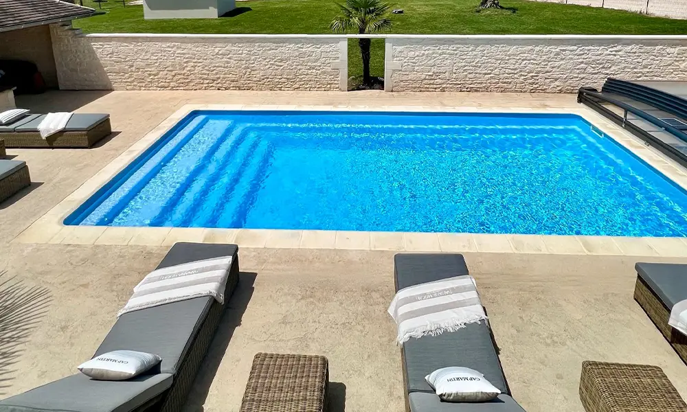 Piscine wide